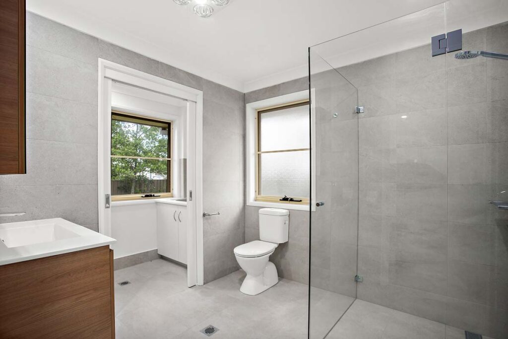 Seaview Unit 11 bathroom