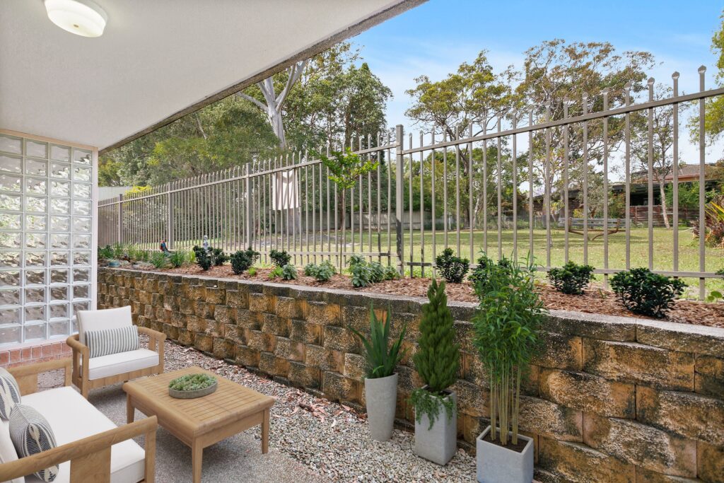 THK 6 Wentworth - Courtyard