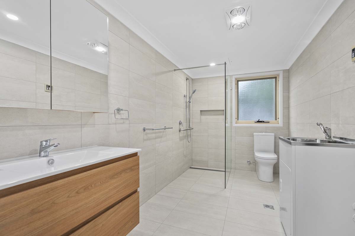 Seaview 41 bathroom