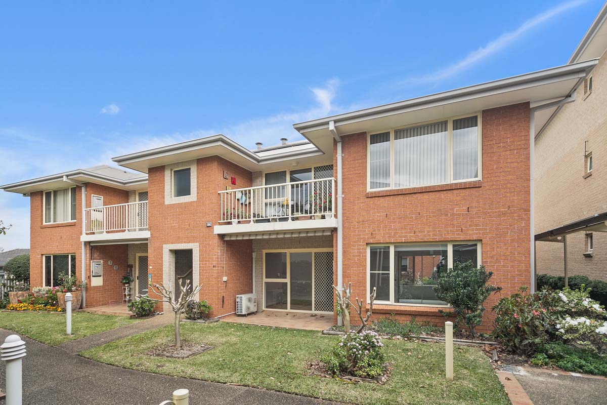 Seaview 41 exterior
