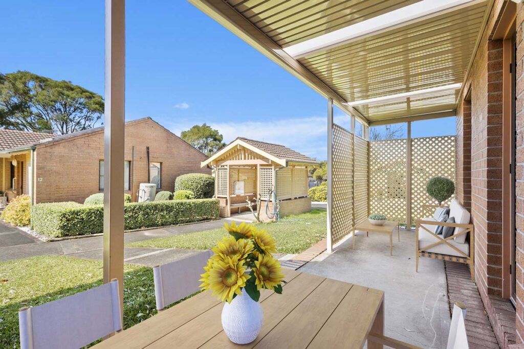 William Beach Gardens Unit 01 covered patio