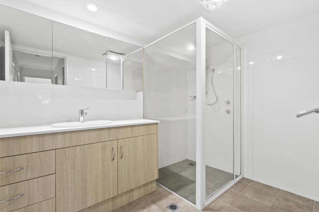 Howard Court 3 bathroom