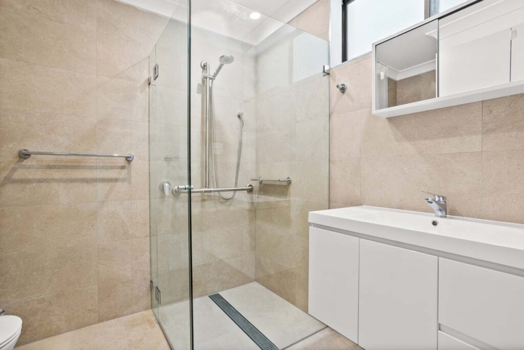 Unit 12a Birch Villa bathroom