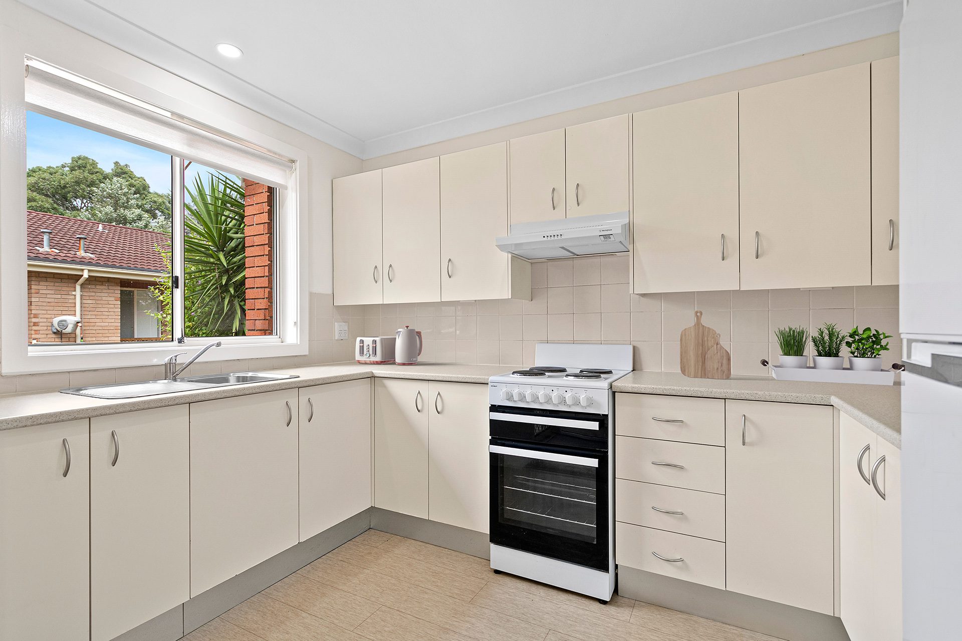 Peakhurst Unit 95 kitchen