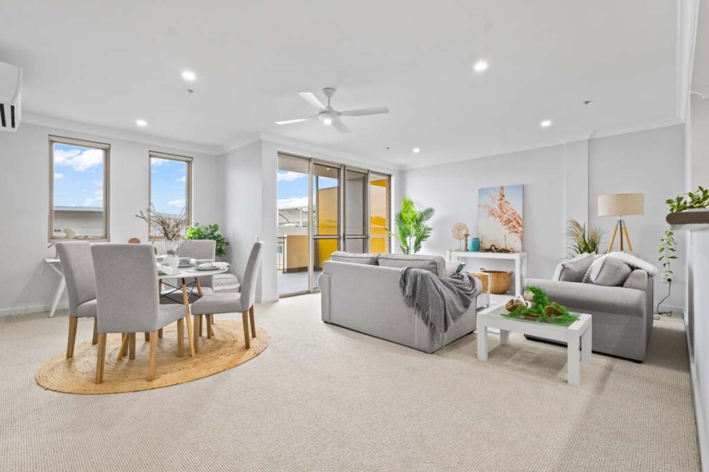 The Clyde 106 DINING