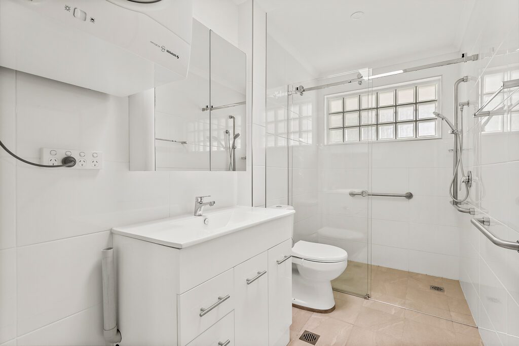 IRT THKirrawee Unit 91 Acacia Court bathroom