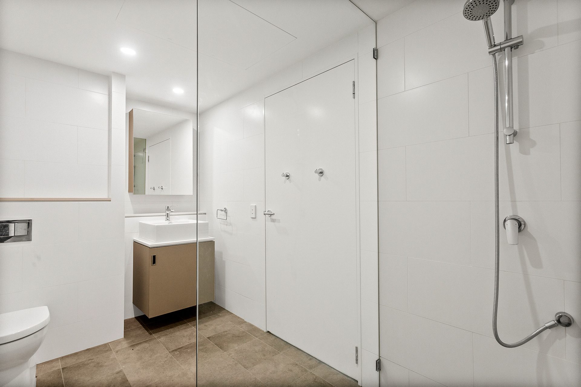 Parkside 406 bathroom