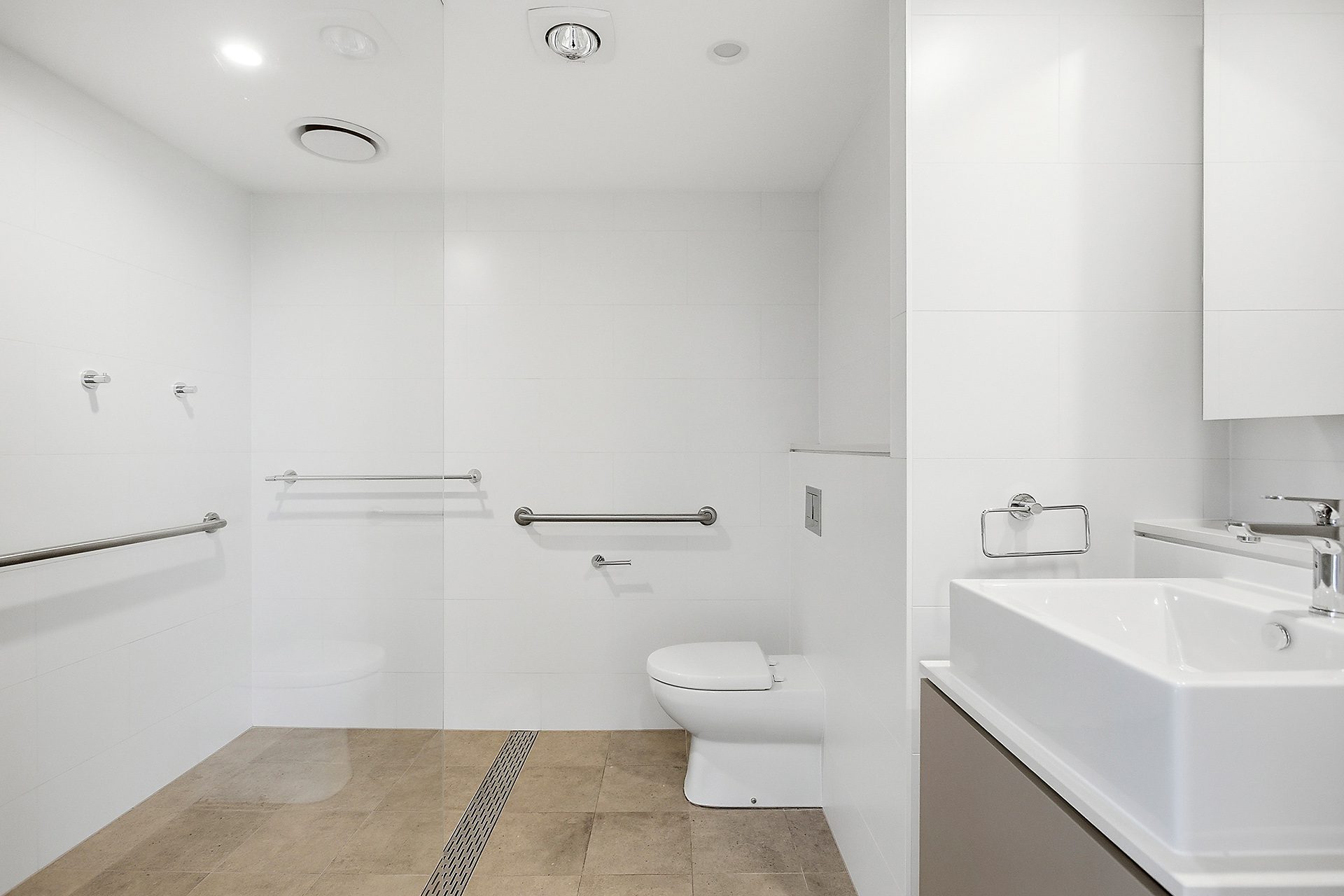 Parkside Unit 413 bathroom