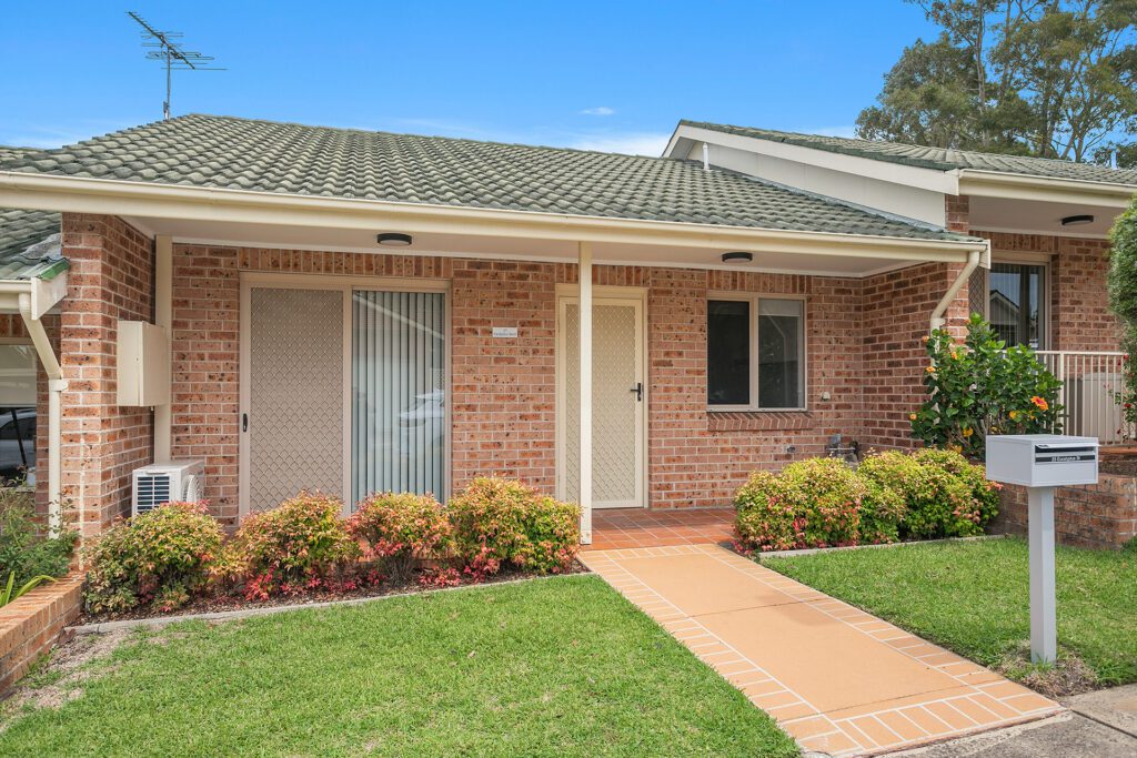 Peakhurst 48 external