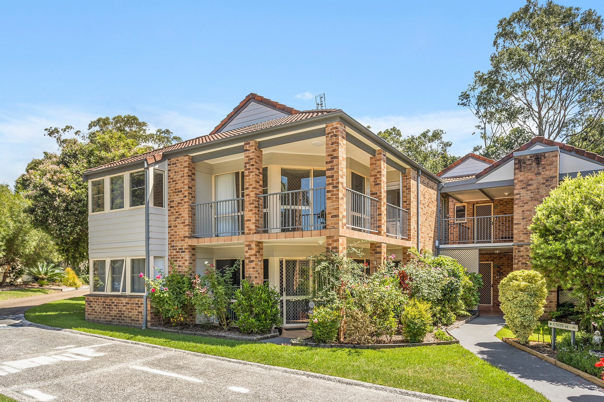 Tarrawanna Gardens 45 external