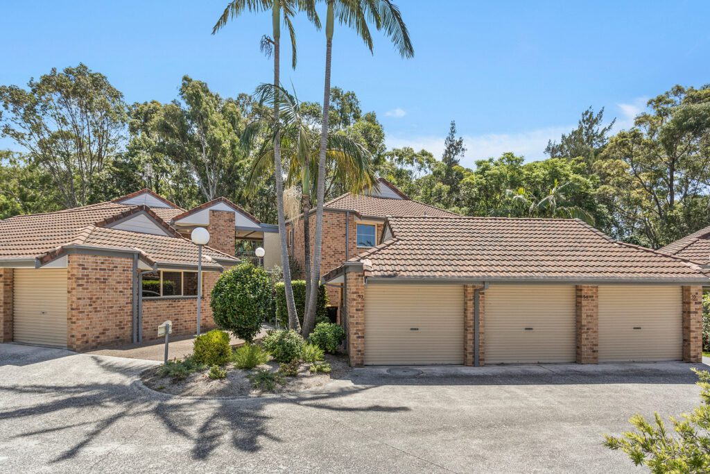 Tarrawanna Gardens 54 garage