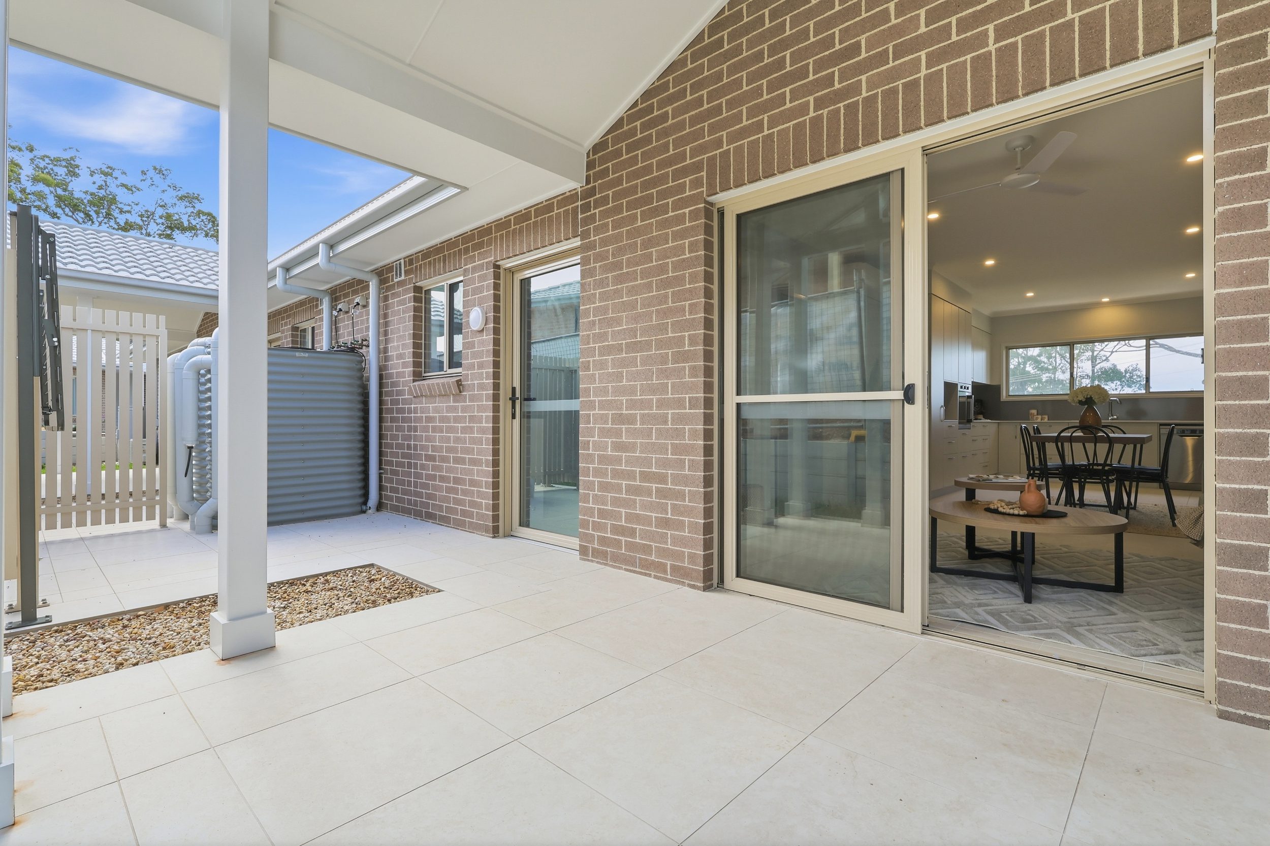 SGB 132 STAGED ALFRESCO