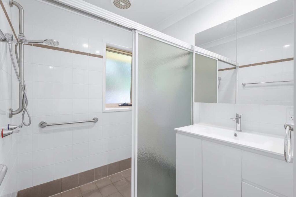 129 Culburra BATH