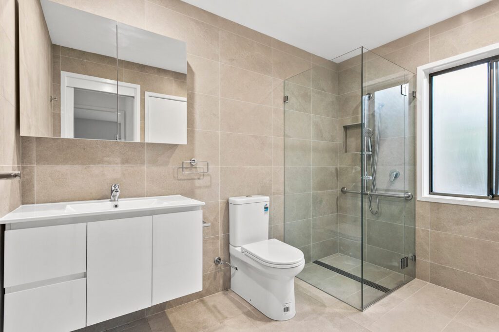 71 William Beach Gardens bathroom