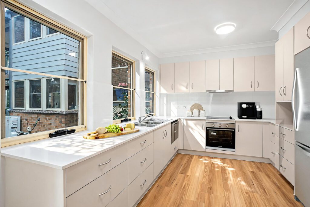 Tarrawanna Gardens 53 kitchen