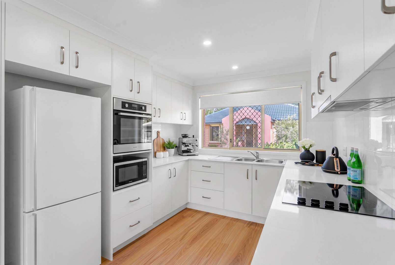 14 Greenwell Gardens KITCHEN (VS)