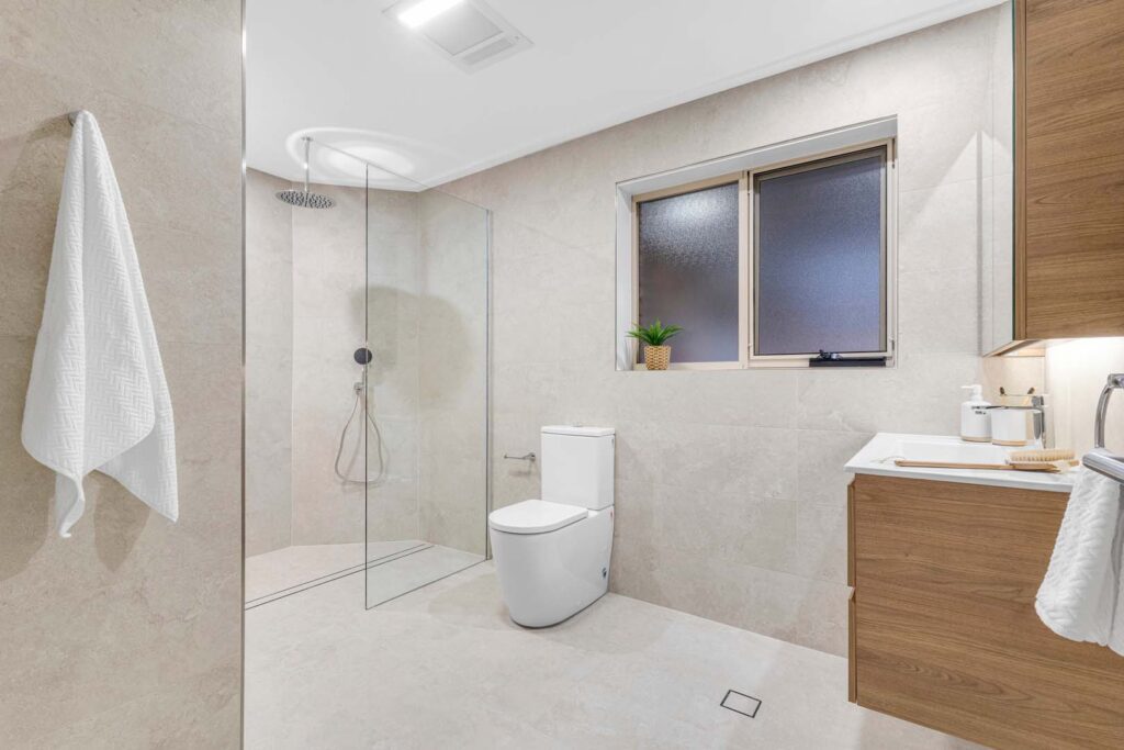 Moruya 112 staged BATH