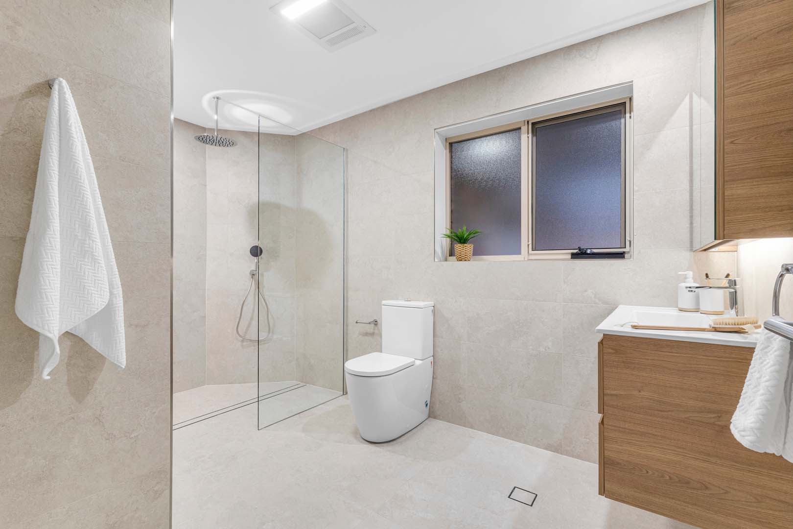 Moruya 112 staged BATH