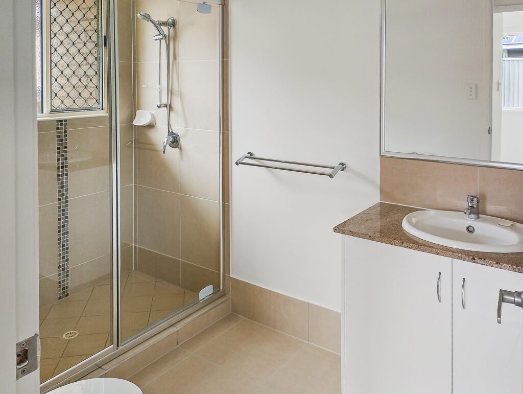 Parklands 36 bathroom